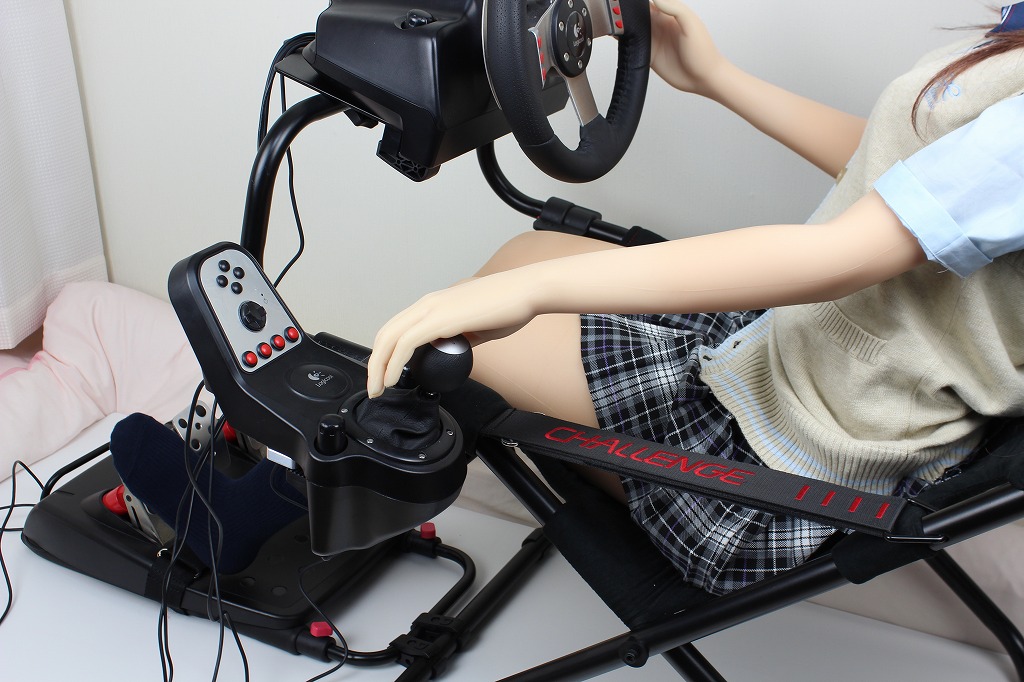 ドールとHMZ-T2とPlayseat Challenge